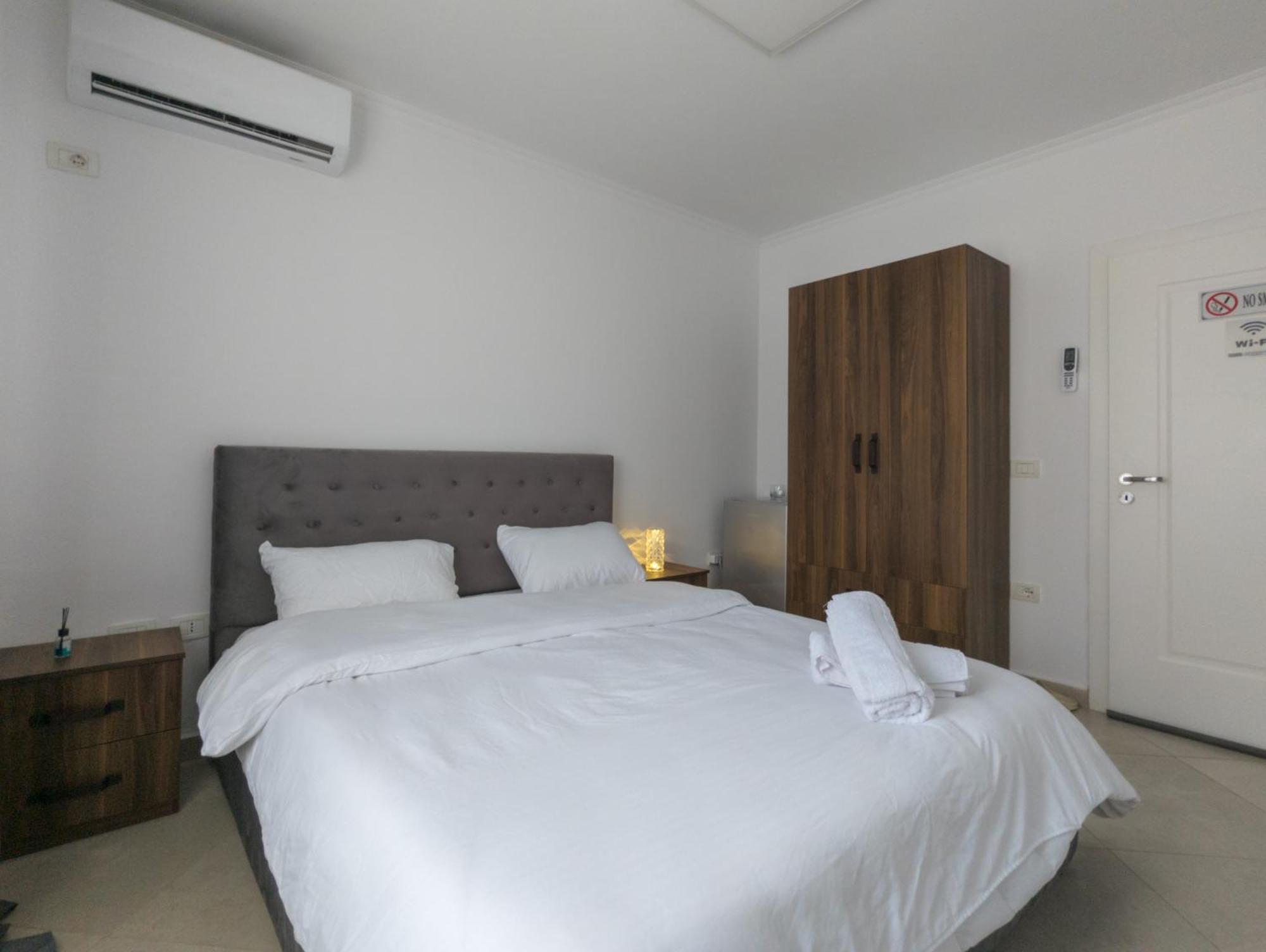 Center Luxury Rooms 티라나 외부 사진