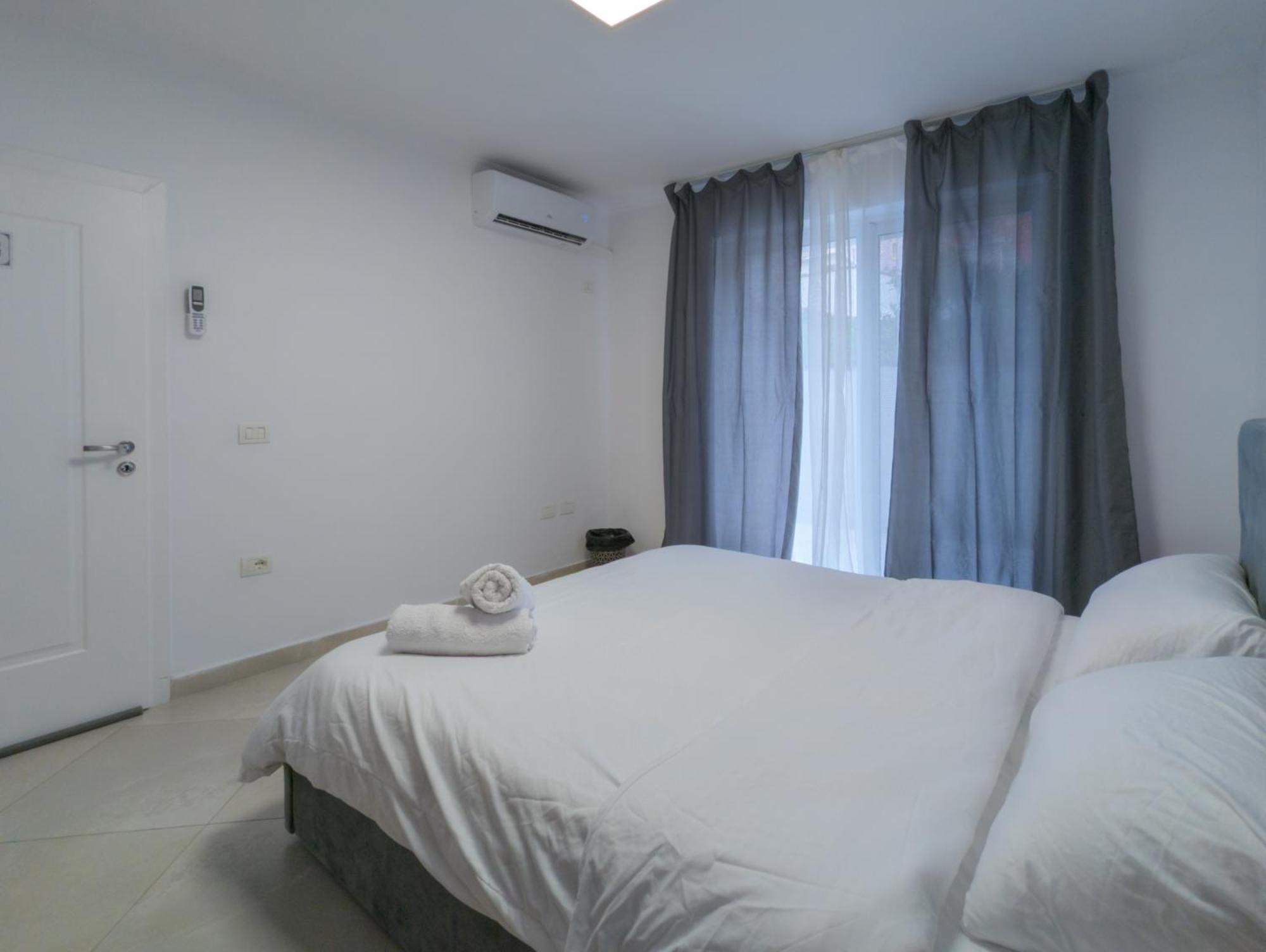 Center Luxury Rooms 티라나 외부 사진